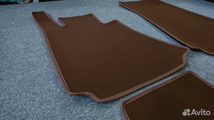 Автоковрики для BMW e23, коричневые