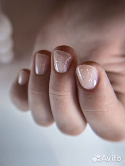 Маникюр в салоне