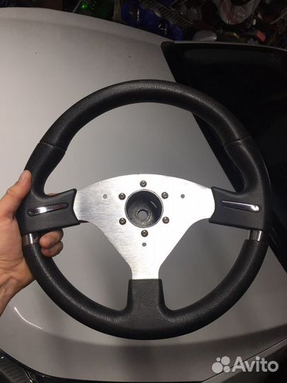 Руль спортивный momo
