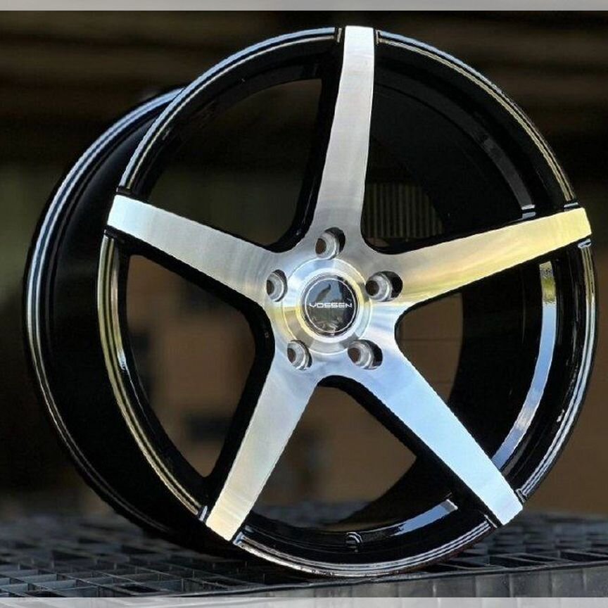 Литые диски Vossen VPS-303 9×R18 5×114.3