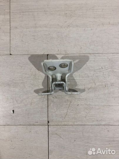 Петля двери зад лев renault logan 2 1.6 мт седан