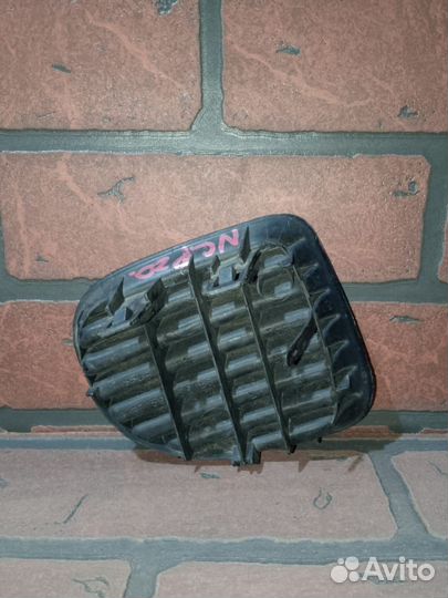 Заглушка бампера toyota funcargo NCP20 1NZ-FE LH