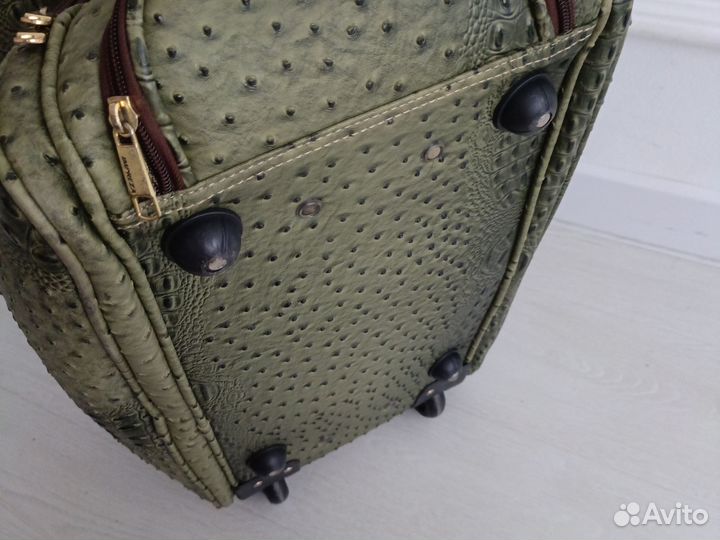 Сумка чемодан дорожная на колесах