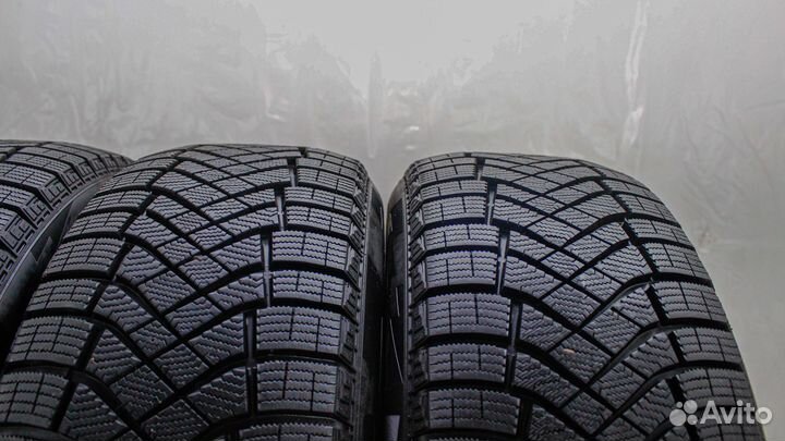 Pirelli Ice Zero FR 225/55 R18 102H