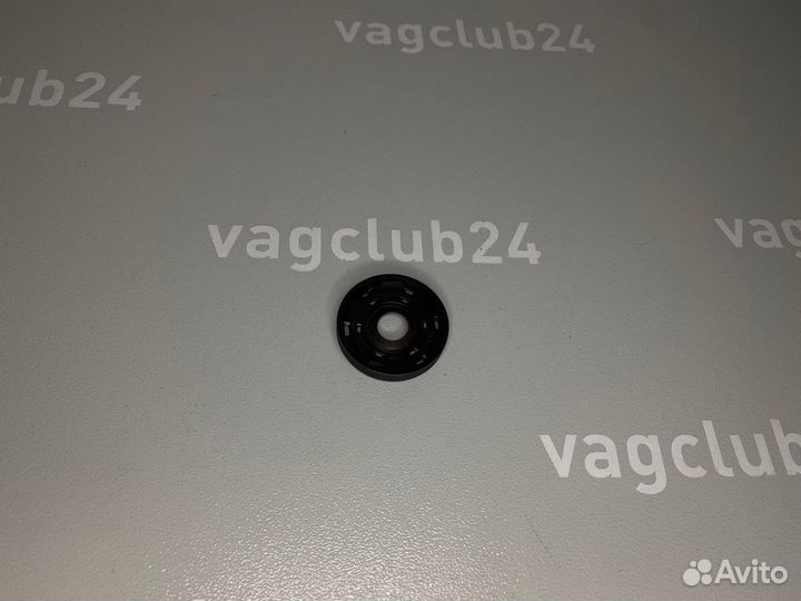 Сальник коленвала задний VAG 06H103085J