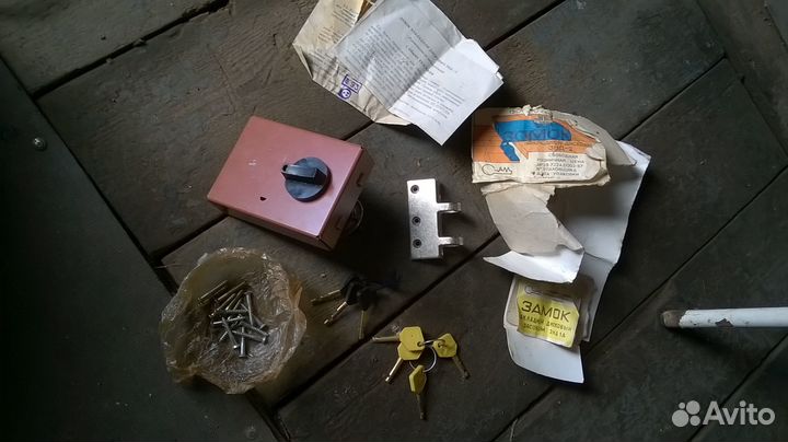 Замок накладной. новый