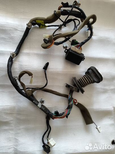 Коса передней левой двери Шевроле Лачетти