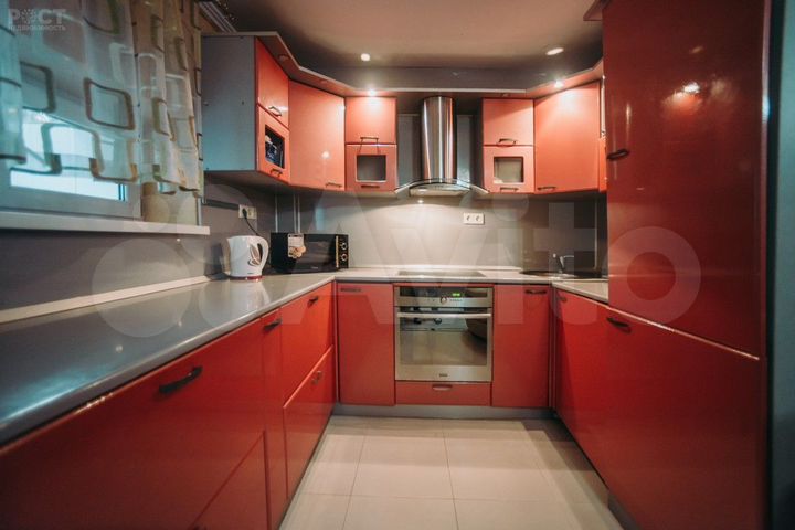 4-к. квартира, 142,5 м², 1/4 эт.