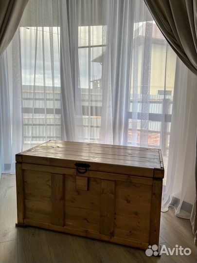 Сундук деревянный