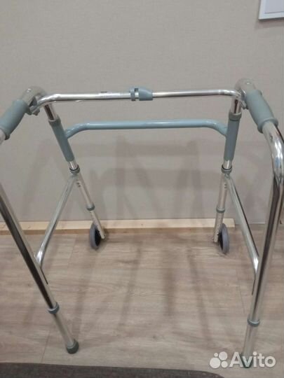 Ходунки для взрослых на колесах