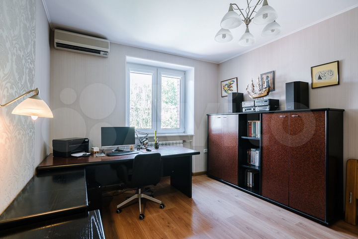 Коттедж 420 м² на участке 6 сот.