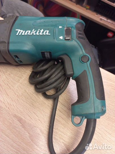 Перфоратор Makita HR2470