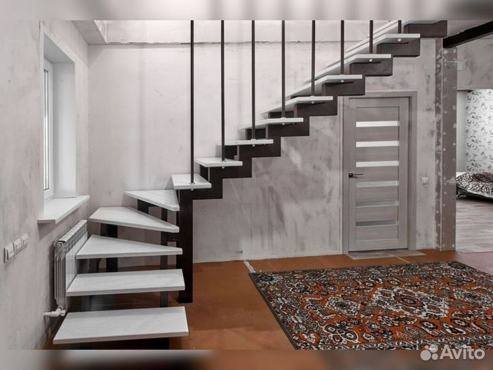 Ступени для лестниц и другие комплектующие