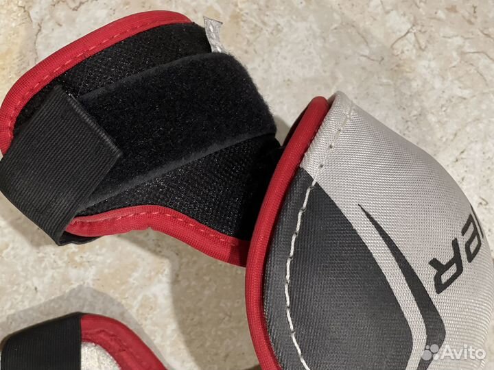 Нагрудник хоккейный bauer