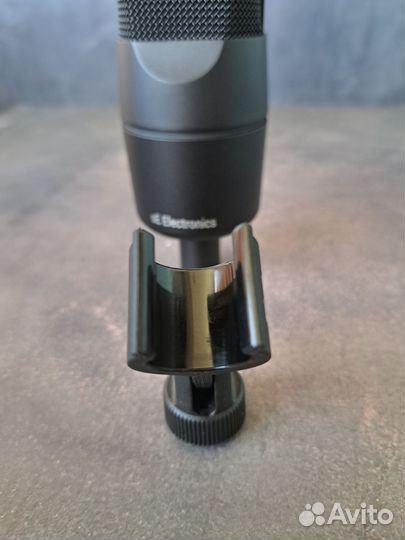 Студийный микрофон sE Electronics X1 A