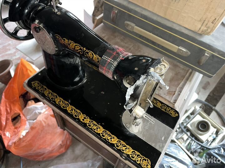 Машинка швейная ручная