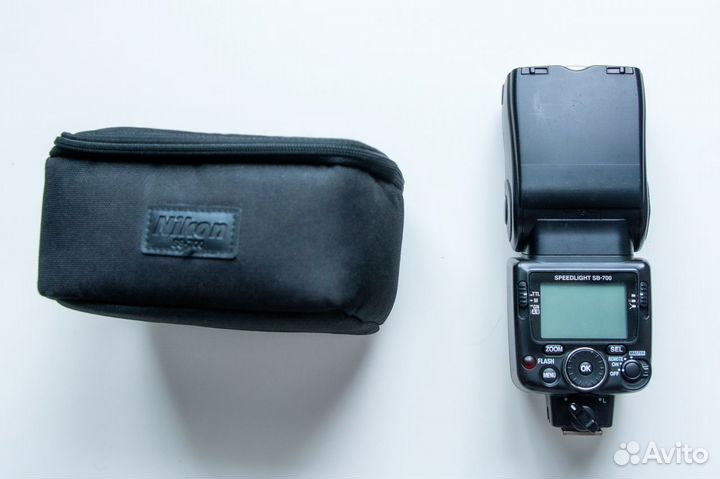 Фотовспышка Nikon SB-700