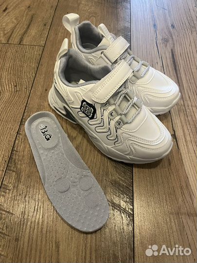 Кроссовки новые р.30-36