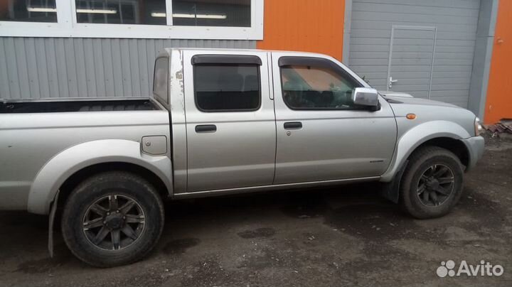 Nissan NP300 2.5 МТ, 2012, 90 000 км
