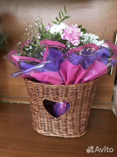 Корзина плетеная с сердечком