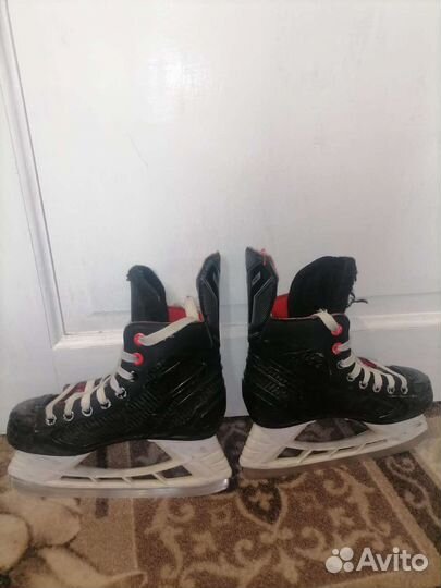 Хоккейные коньки бауэр