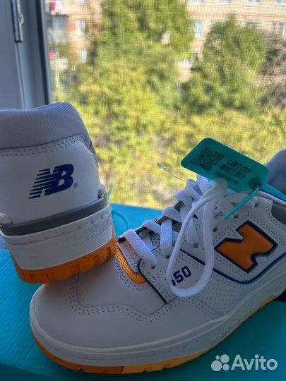New Balance 550
