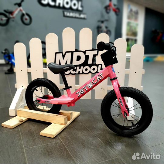 Беговел JET CAT V lll