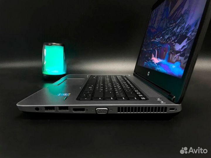 Компактный офисный ноутбук HP на i5