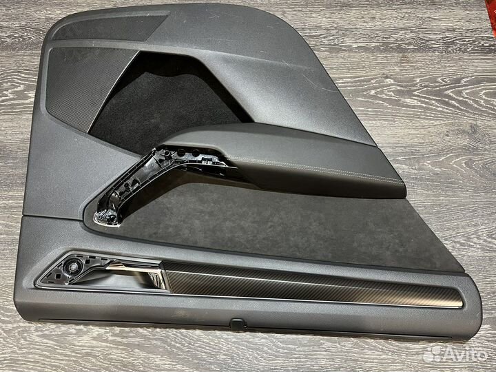 Обшивка з. л. Двери со шторкой kodiaq