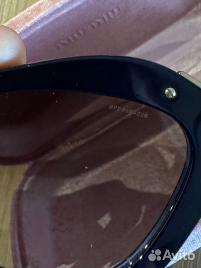 Солнцезащитные очки miu miu
