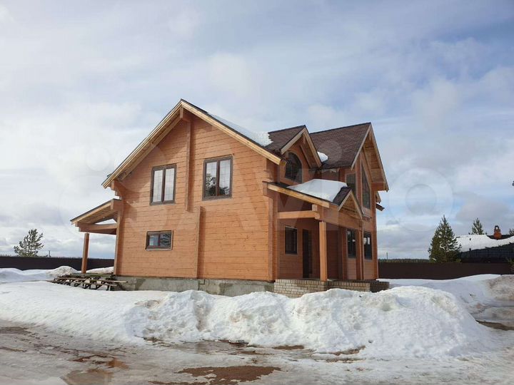 Дом 260 м² на участке 50 сот.