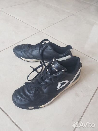 Футбольные бутсы