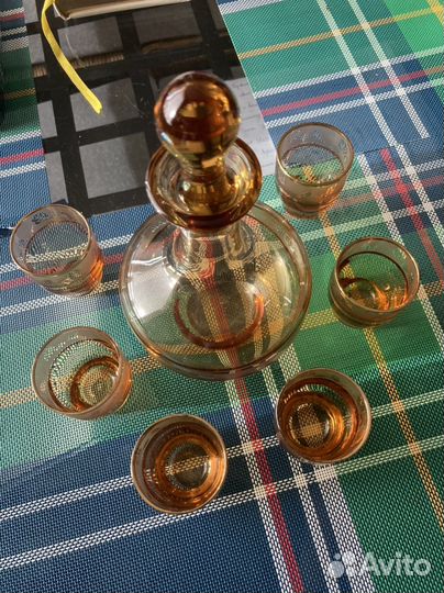 Графин со стаканами