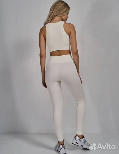 Спортивный костюм женский