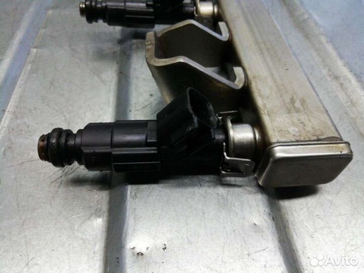 Топливная рампа Ford Focus 2 хэтчбек 2.0 2007