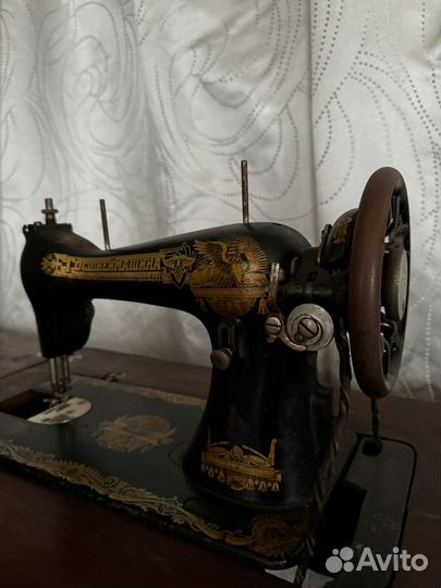 Швейная машинка зингер