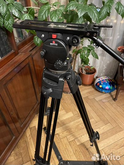 Штатив Manfrotto 500MVB и голова 510 и аксессуары