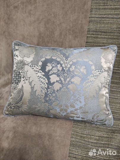 Декоративные бархатные и шёлковые подушки