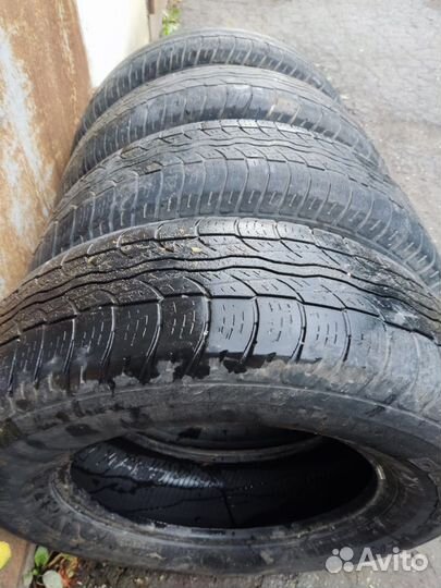 Bridgestone Dueler H/T 687 225/70 R16