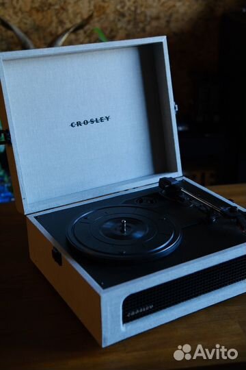 Виниловый проигрыватель crosley