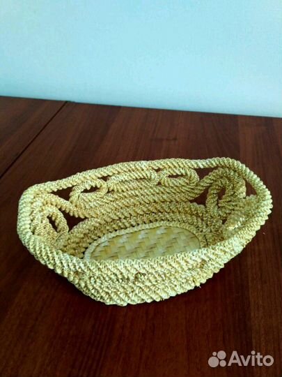 Плетеная фруктовница