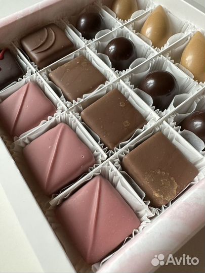 Ассорти шоколадных конфет ручной работы