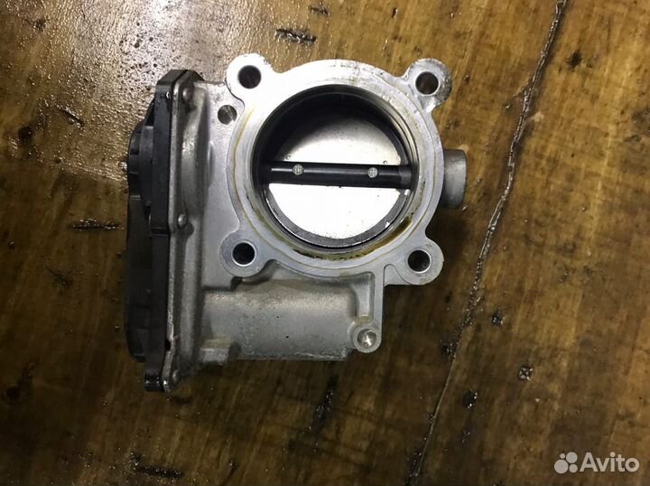 Дроссельная заслонка Renault Duster Captur 2.0