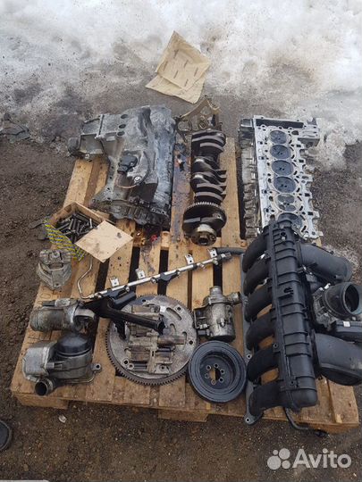 Двигатель в разборе BMW N53B30