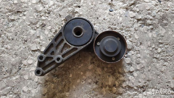 Натяжитель ремня агрегатов Volkswagen Passat B5