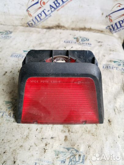 Стоп сигнал дополнительный Renault Logan I (2004—2