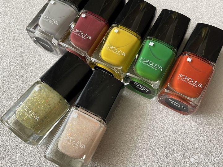 Лак для ногтей и слайдеры пакетом