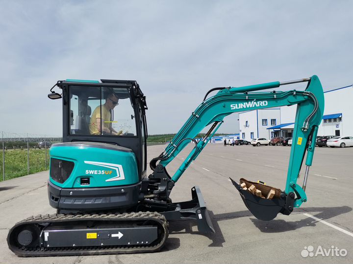 Мини-экскаватор Sunward SWE 35UF, 2023