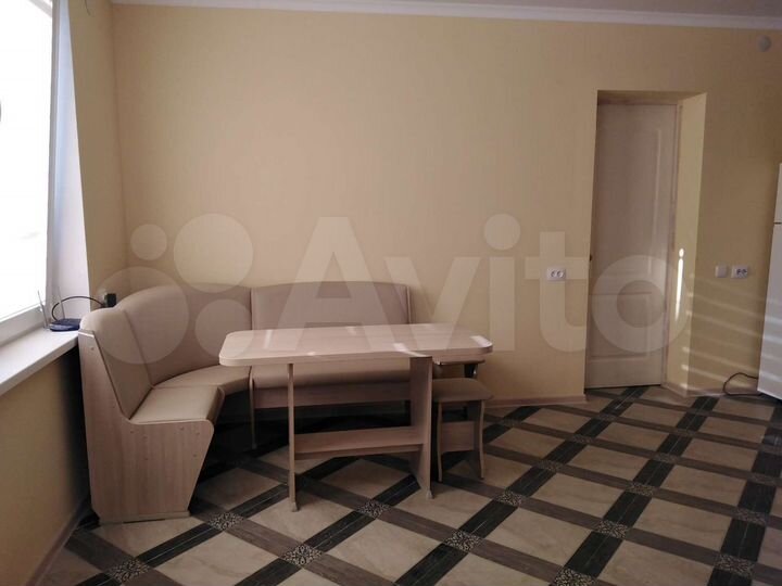 Комната 35 м² в 2-к., 1/2 эт.