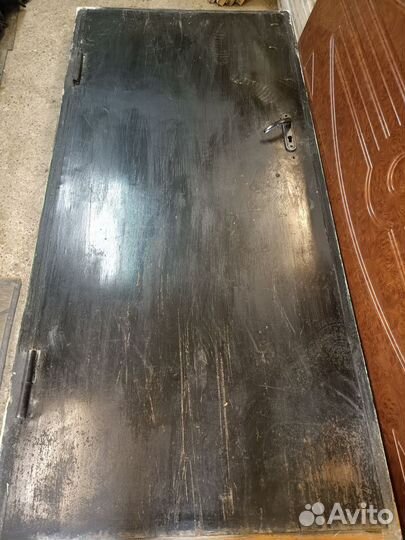 Дверь входная металлическая бу